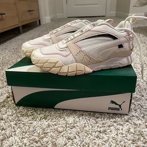 Like New Women’s Puma Kyron Fantasy Sneakers size 6.5